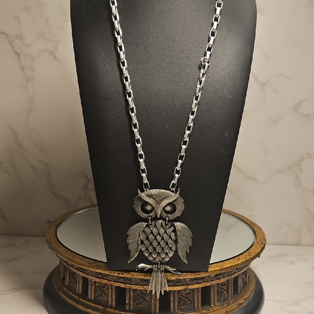VINTAGE Articulated Pewter OWL Necklace